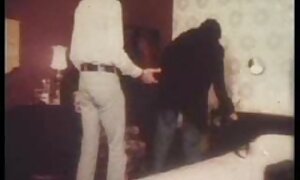 経験豊かな女性と若い男性。 あい かりん フェラ 動画
