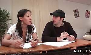 裸のポーズをブルネット。 無料 フェラチオ エロ 動画