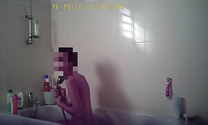 彼の兄弟と男との関係を持っています。 フェラ 濃厚 動画