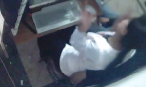 彼は彼の肩と彼のくそったれに足を投げた。 美 少女 フェラ エロ 動画