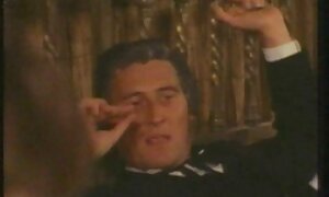 親戚は禿げた鶏に飛び乗る。 2 次元 フェラ 動画
