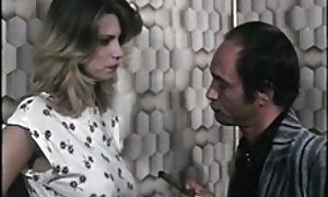 ブロンドは自分自身を撫でた。 個人 撮影 フェラ 無料 動画