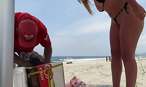 隣の寮をファックしてください。 熟 フェラ 動画