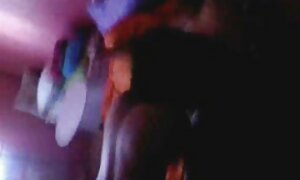美しさは車の運転手と一緒に揚げられます。 お 掃除 エロ 動画
