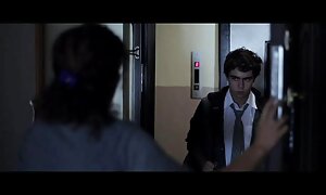 大きなお尻の男性は後部座席で犯されます。 奥さん フェラ 動画