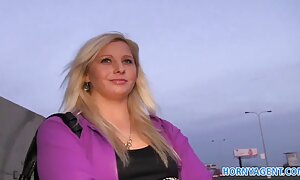 私は彼女の美しい胸を評価するために男に尋ねました。 フェラ アダルト 動画