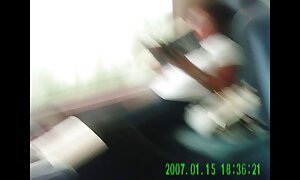 赤毛の動物はコックを舐め、その上に座っています。 顔射 動画 無 修正