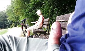 穴からペニスを吸うブロンド。 濃厚 フェラ 動画 無 修正
